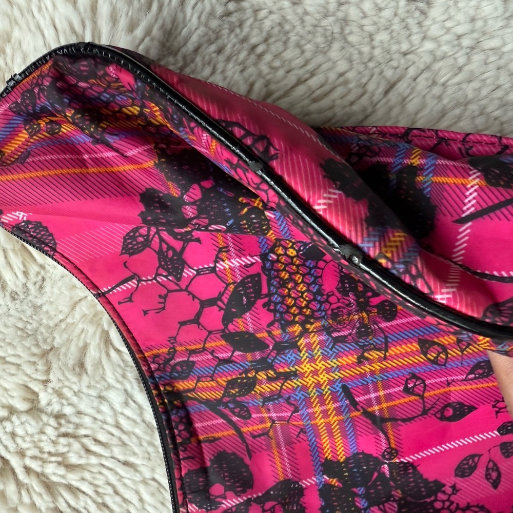 Betsey Johnson Plaid Pink Black Women's Shoulder Bag Betseyville Great Condition - Picture 5 of 6